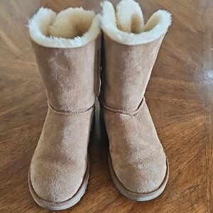 UGG Tan Shearling Bailey Bow Boots Tan Boho Bohemian Classic CottageCore Prep